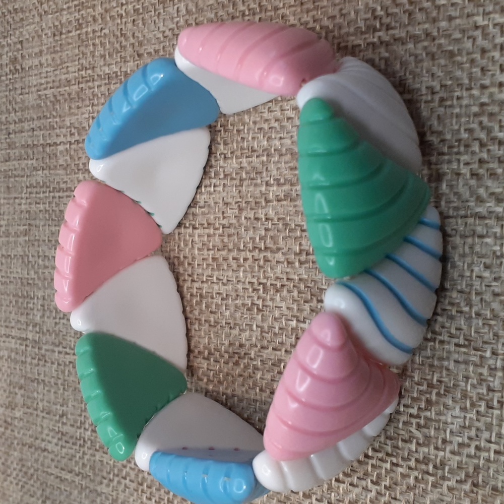 Avon Color Schemes Plastic Stretch Bracelet 1986